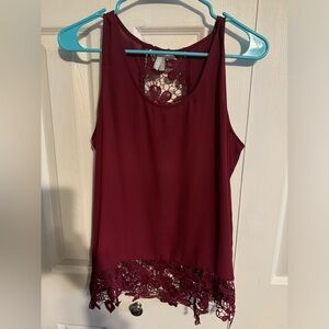 Vanity tank top with lace size small